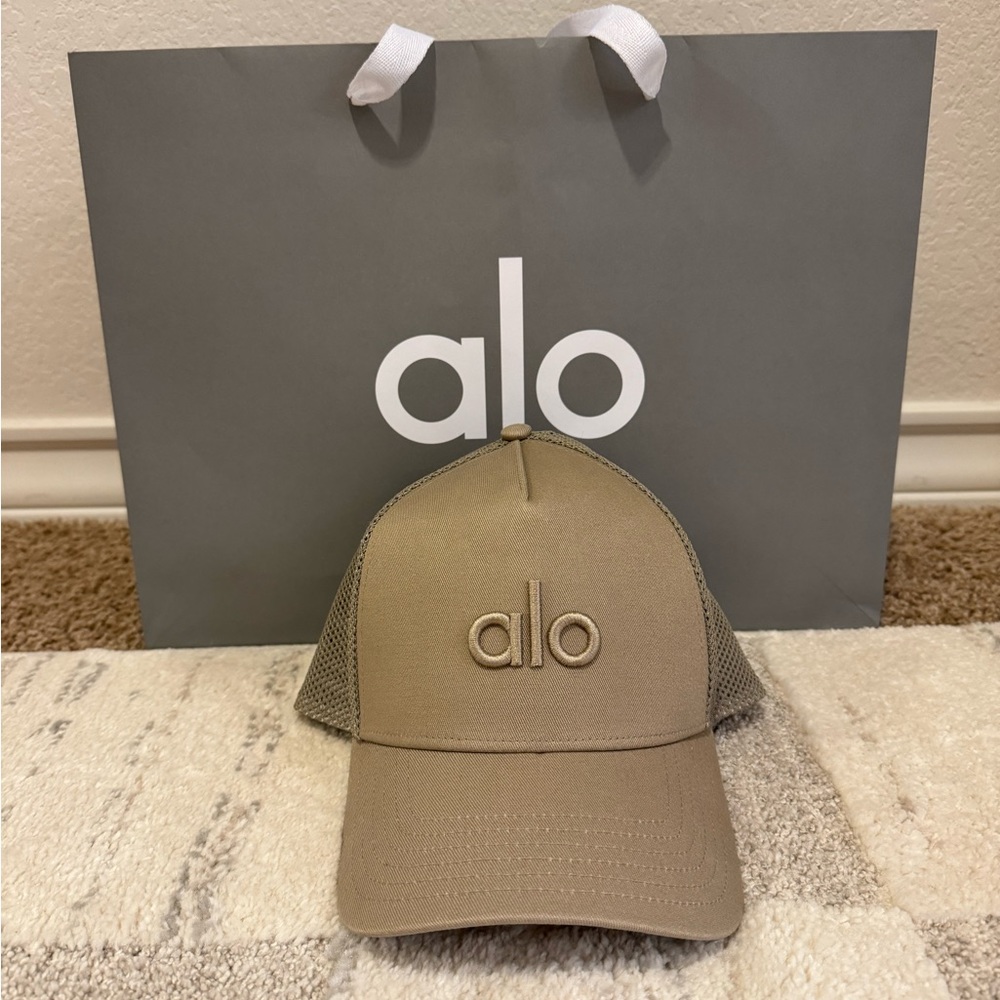 Alo trucker hat gravel
